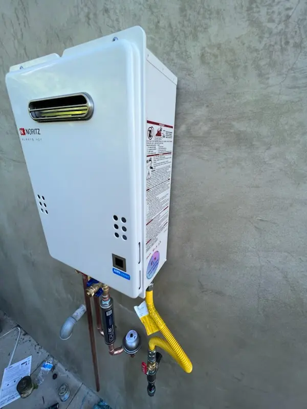 Tankless water heater installation for Waldorf homes